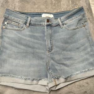 Judy Blue Mid Rise Shorts